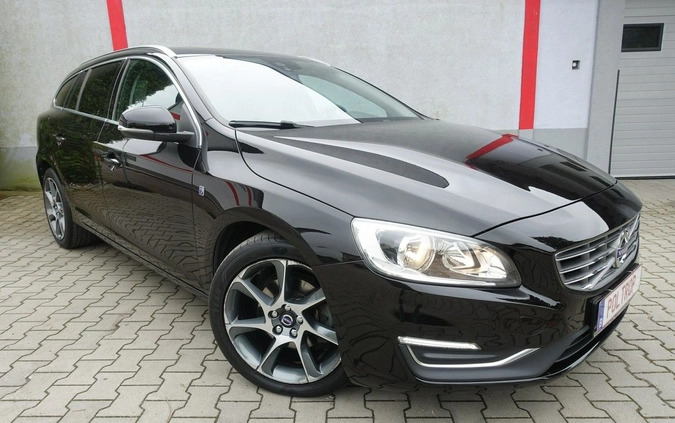 Volvo V60 cena 45900 przebieg: 166000, rok produkcji 2015 z Jasień małe 379